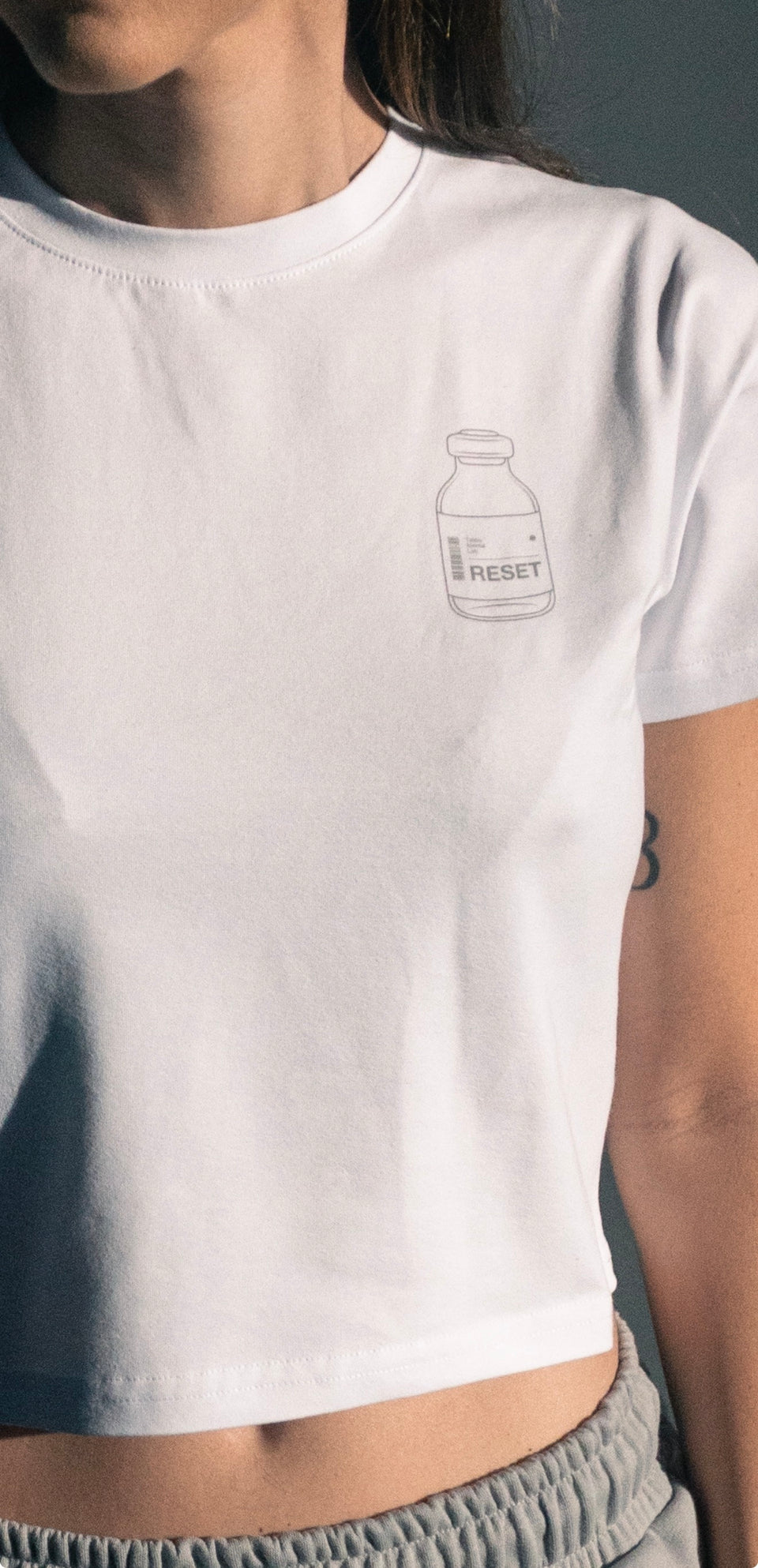 Camiseta Feminina Contour RESET